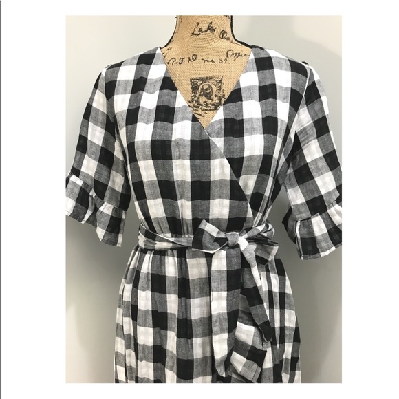 ❌SOLD❌NWOT Black Gingham Wrap Dress with ruffles - Picture 2 of 3